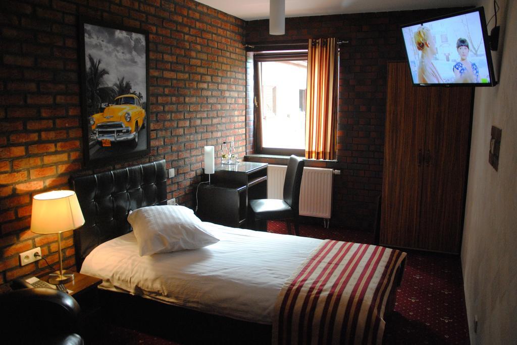 Amadeus Hotel Zielona Gora Δωμάτιο φωτογραφία